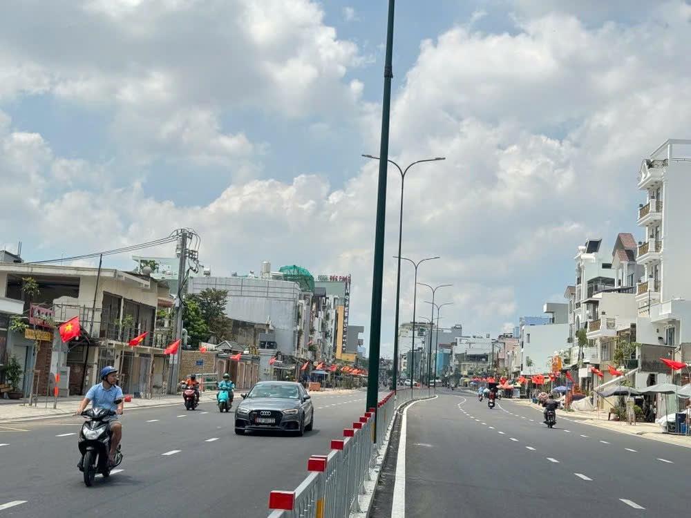 Bán nhà MTKD đường 32M Dương Quảng Hàm ngang 5m 100M² KD đa ngành 23.2 tỷ <br><br>Mô tả <br><br>Bán nhà - Ảnh 1